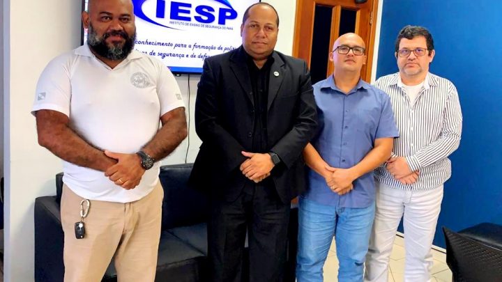 IESP RECEBE VISITA DO CAP BM HELIO ALMEIDA E DO CB BM LEONARDO.